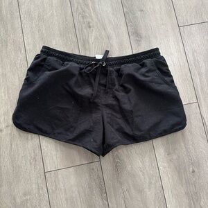 Kona Sol black shorts medium